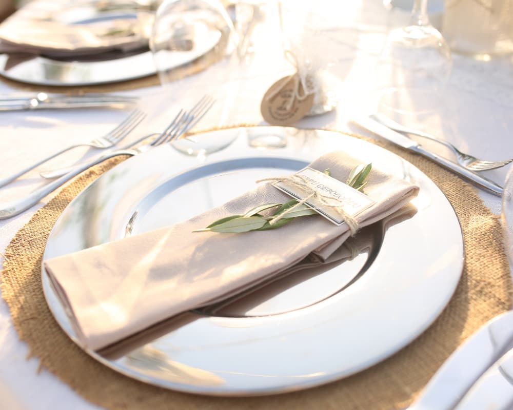 Kumaş Peçete vs. Kağıt Peçete: Lüks Algısı ve Maliyet Analizi